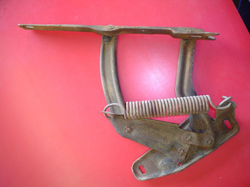 1970 1971 1972 chevrolet chevelle elcamino malibu  original gm rh hood hinge  