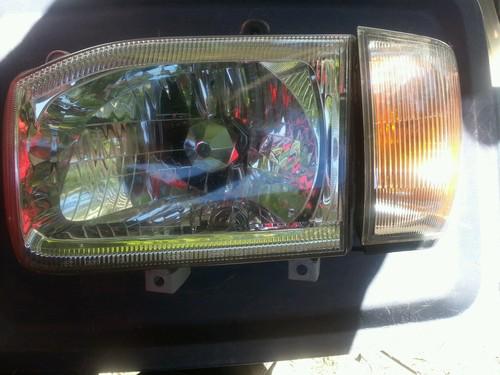 2001 nissan pathfinder head lights and side light