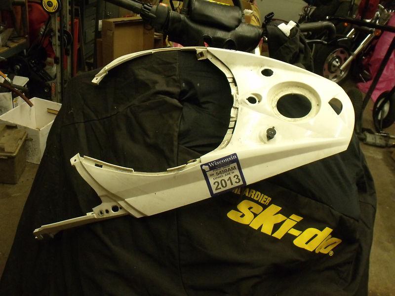 Ski-doo rev  white plastic center console, gas tank cover ! mxz, gsx renegade  