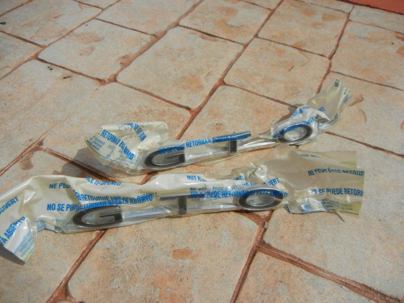 1966-1967 pontiac gto  rear fender emblems part #9775668- 2