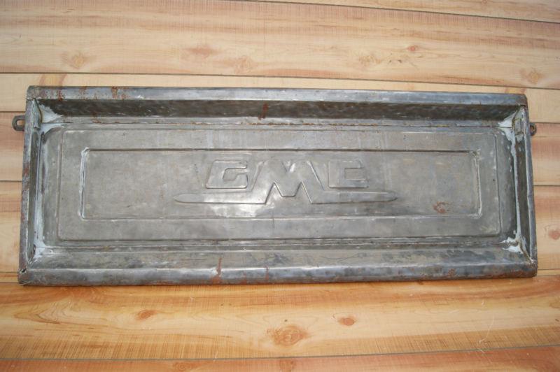 1955-1959 gmc pickup tailgate (original)