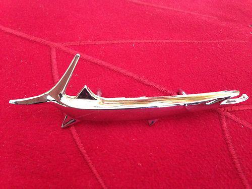 1967 68 69 barracuda right fender emblem nos new mopar