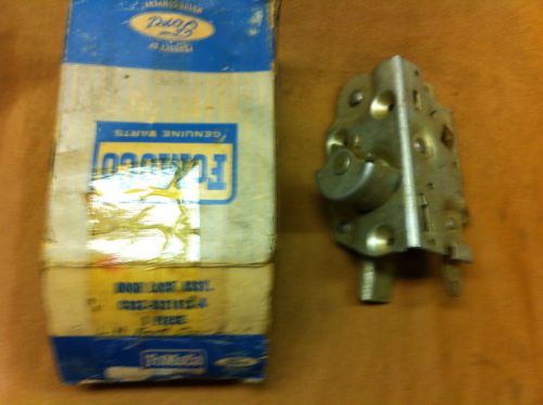 1961,1962,1963 thunderbird nos rh door lock, latch assembly c3sz 6321812-a, nib