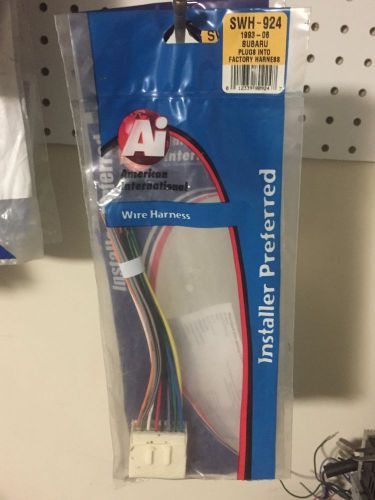 Wiring harness adapter plug for aftermarket radio swh924 american international