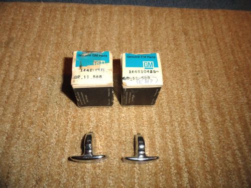 61-64 chevy pass. exc. ss nos seat adjuster knobs pr. 4810435