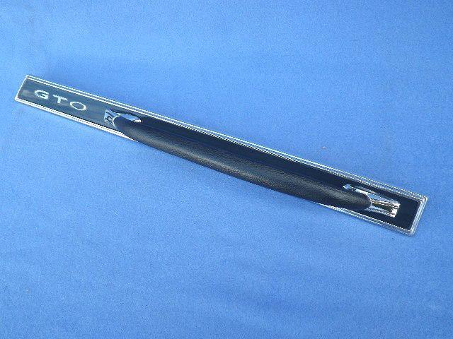 1966 pontiac gto dash bar/grab handle - restored original