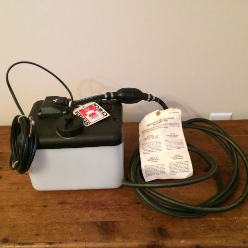 Johnson / evinrude / omc/brp vro 1.8 gallon oil tank w/ prime bulb line - new!