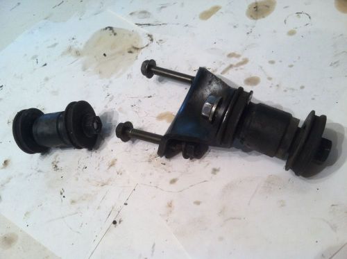 1984 vf700c honda magna front motor mount complete with bolts and bushings