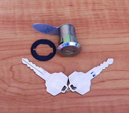 Trunk lid lock cylinder for violet 710 cupe sedan 1974-1977