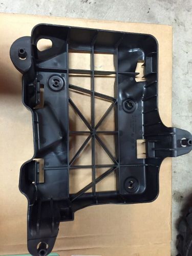 2012-2013 chevrolet impala air intake lower housing 20831985