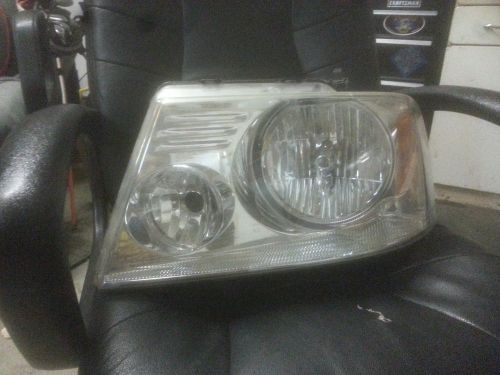2005 ford f150 headlight