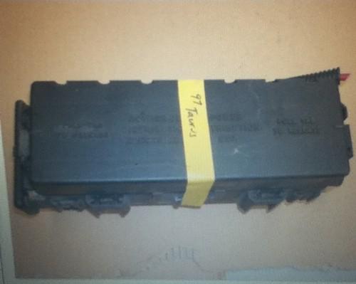 96-99 ford taurus 3.0l relay / fuse box 7 slot