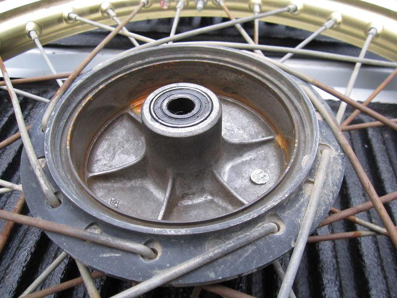 1982 Yamaha YZ125 YZ 125 .. Front Wheel DID Gold, US $80.00, image 2