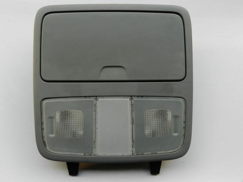 2008  o8 hyundai elantra overhead center console dome light oem. w/o sunroof opt