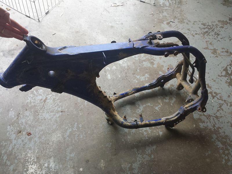 1999 yamaha yz400f yzf400  main chassis frame oem