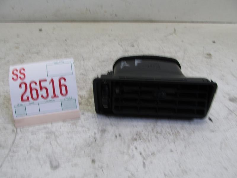 95 96 97 volvo 850 sedan right passenger front dash ac air vent grill grille oem