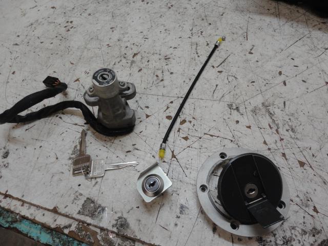 04 05 suzuki gsxr 600 750 lockset gsx-r 600 750 lockset suzuki gsx-r locsket 