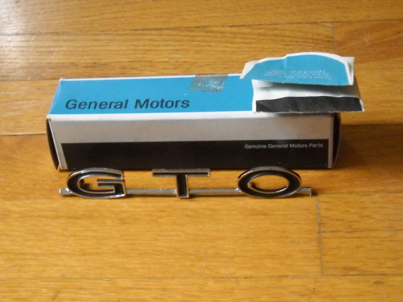 A nos 1964-1969 pontiac gto deck lid emblem 