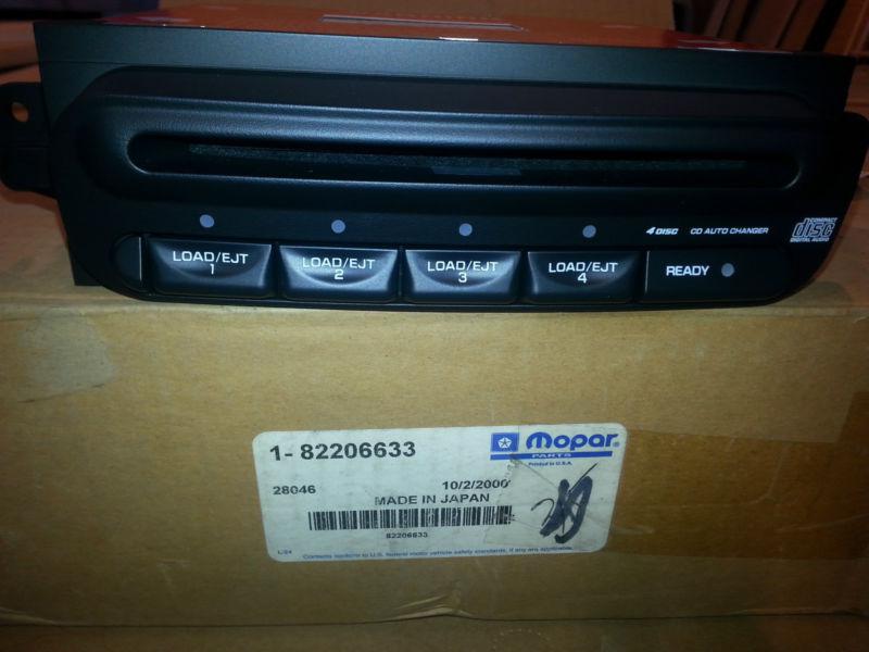 New oem 4 disc cd changer chrysler t&c town & country dodge caravan mopar 01-04