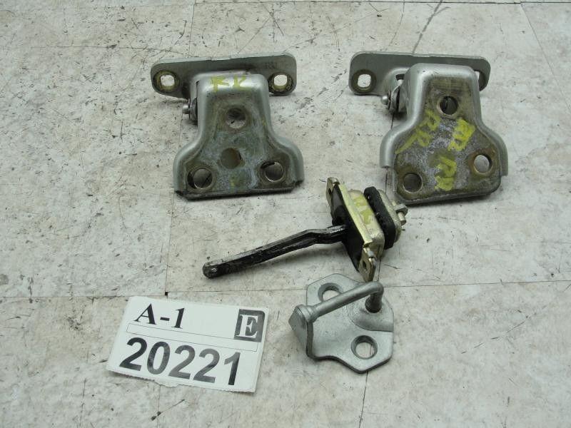 2002-2005 freelander right passenger rear back door hinge hinges check stopper