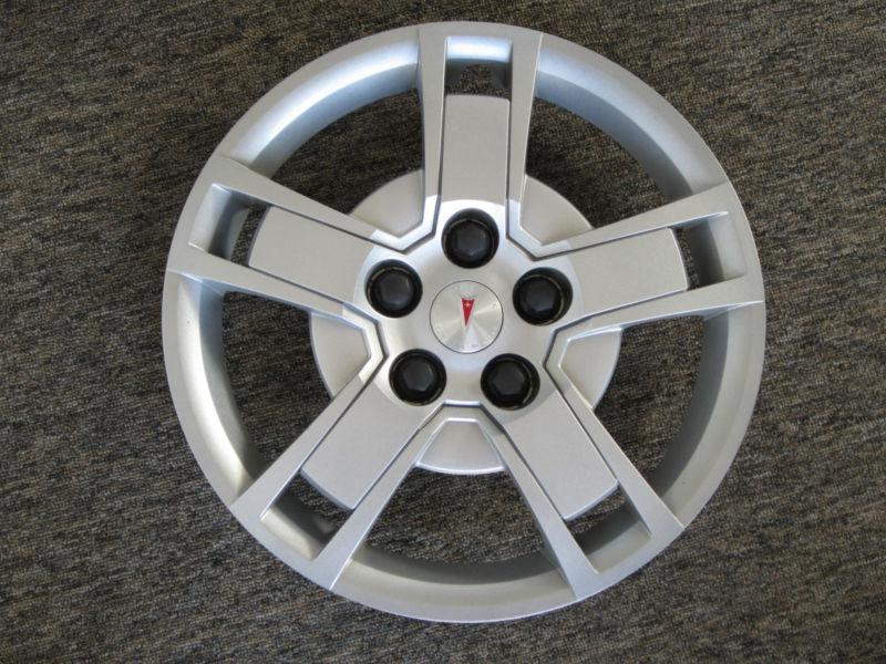 Find Factory pontiac hubcap, fits on vibe years 2009 2010 S.U.V. in