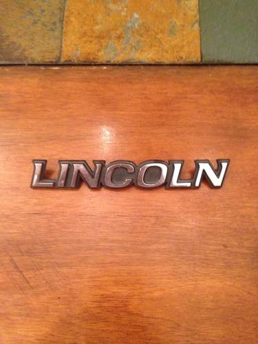 Oem factory genuine stock lincoln trunk emblem badge logo town car mark vii viii