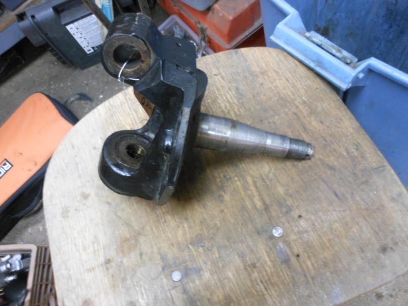 1935 Packard standard 8 Right Front knuckle spindle, US $45.00, image 2