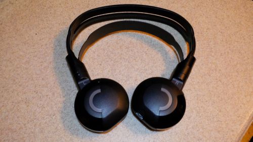 Honda oem wireless headset dvd entertainment system - odyssey, pilot, acura