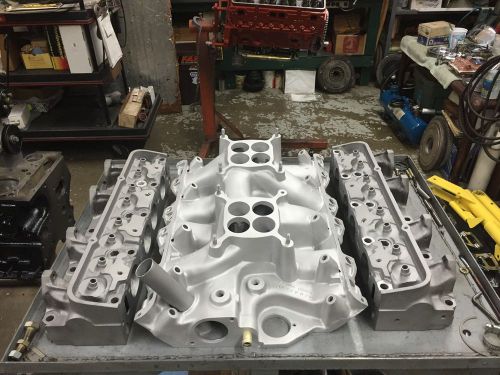 Ford 427 fe tunnel port galaxie cobra gt 40  cylinder heads tunnel port head