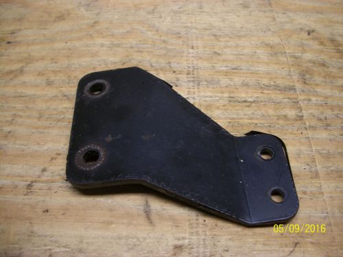 Harley davidson touring exhaust cross over pipe bracket