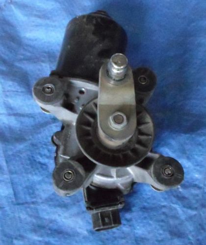 Toyota landcruiser windscreen wiper motor  100 series wagon 85110-60260     3051