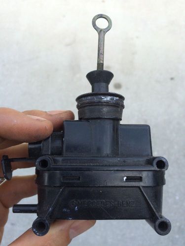 Mercedes door lock vacuum module