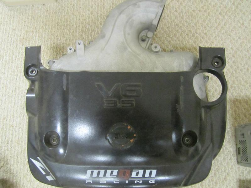 Nissan 350z upper intake manifold oem with cover