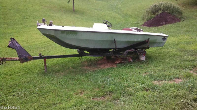 GLASTRON FIBERGLASS BOAT WITH TRAILER  (salvage or fix up), US $0.99, image 1