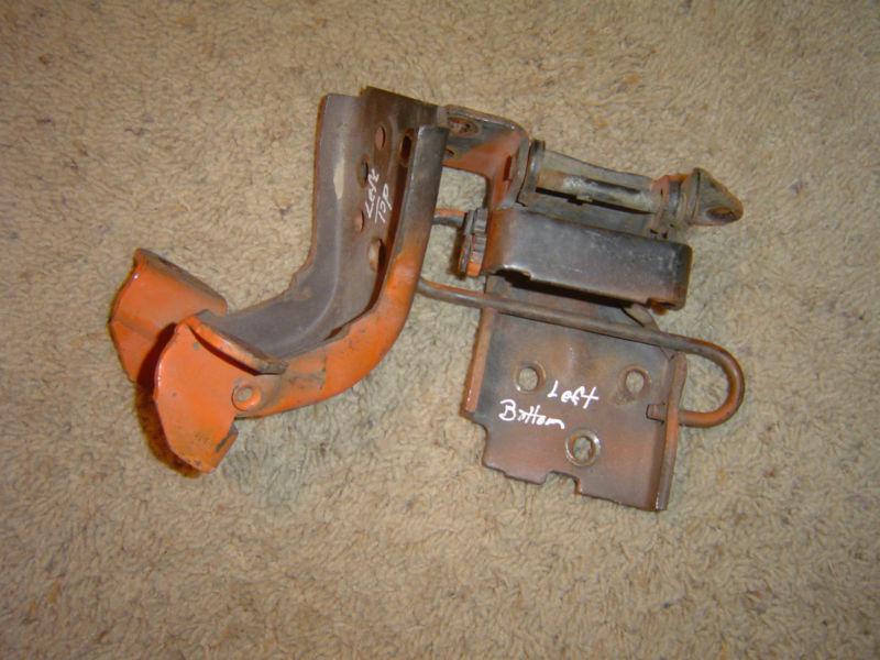 Ford mustang door hinges supports 1970 71 72 73