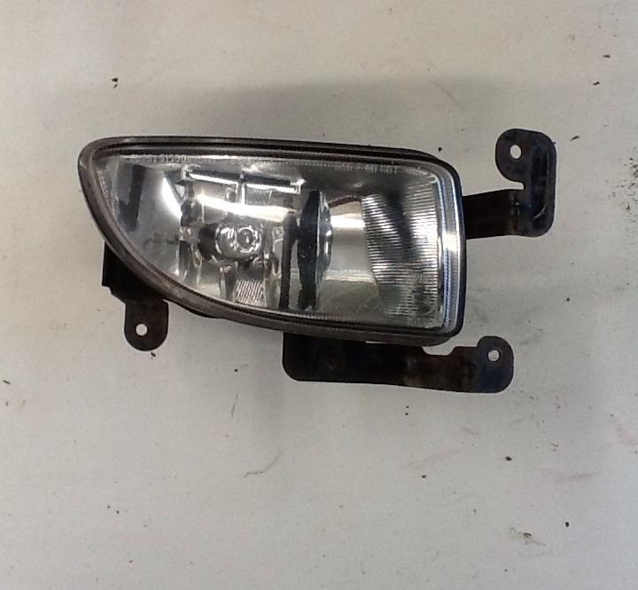 Find 2002 Kia Spectra Right Front Fog Light in Cumberland, Rhode Island