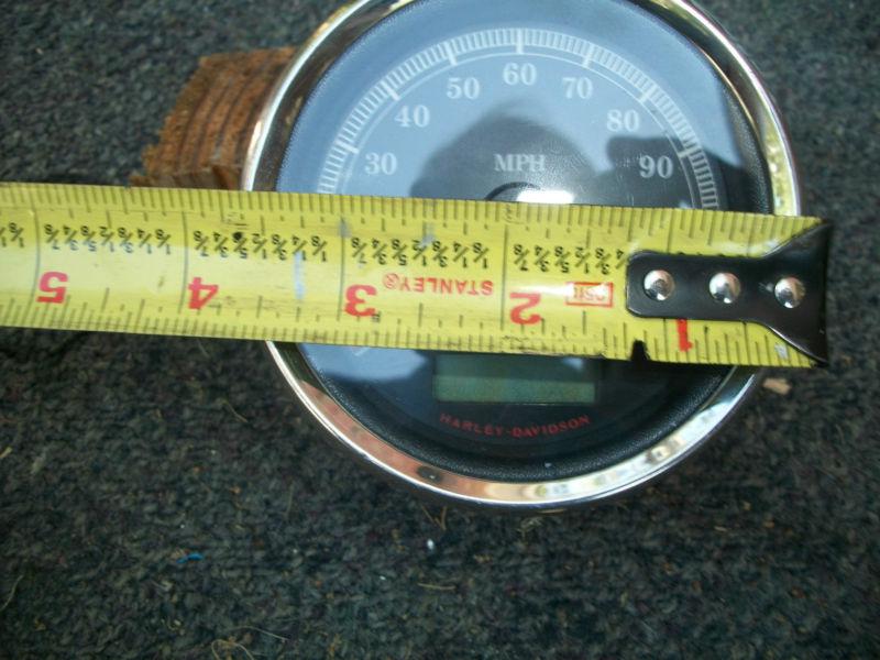 Find HARLEY DAVIDSON SPEEDOMETER 5400 MILES 6751708 in New Braunfels