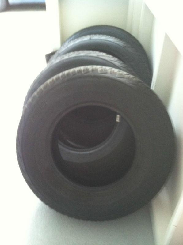 Dunlop at20 245/75 r16