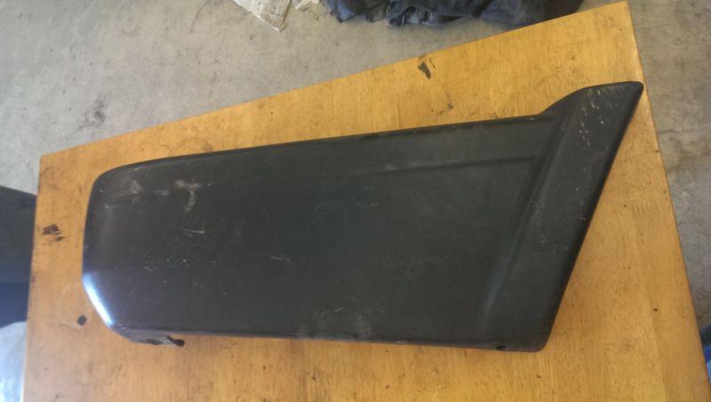 1998 jeep cherokee 4.0l passenger rear bumper trim cover