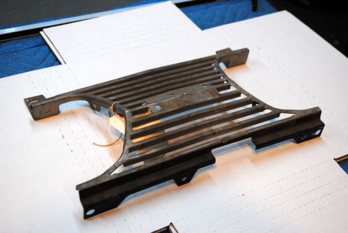 Nos mopar 1966 plymouth fury center grille  2578218