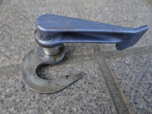 Evinrude 9hp 2 stroke hood latch handle