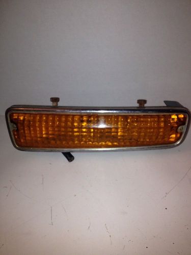 Sae ip 71 iki 3012 l. parking light/lens assembly dodge/chevrolet ? 9 3/4"