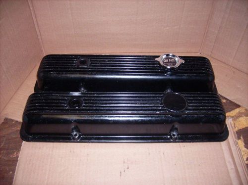 Used corvette valve covers 3965543, 3965544 nr