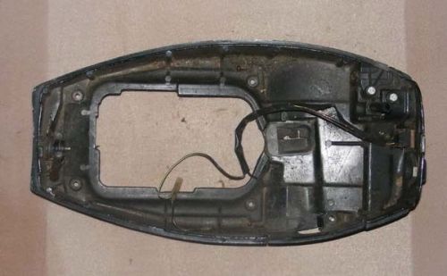 N4w1831 1999 mariner 25 hp 0g817188 bottom cowl pn 9682a 8 fits 1994-2004