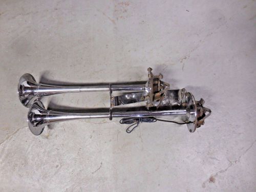 Sparton automotive blast horns, 6 volt