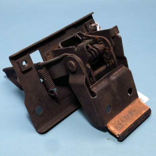 Nos hood latch assembly gm 6271810 1975-1976 gmc jimmy sierra c/k truck 75 76
