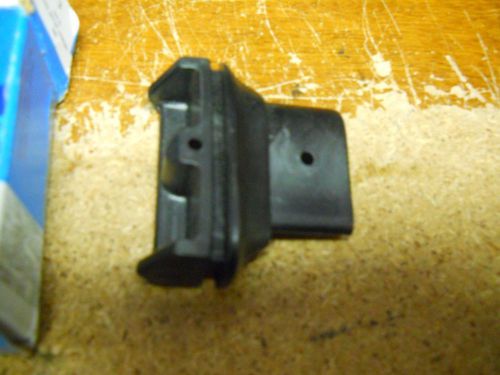 Nos 1979-1991 ford country squire roof luggage carrier front rail retainer (lh)