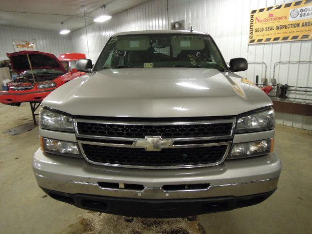 2006 chevy silverado 1500 pickup rear seat belt & retractor only lh driver gray