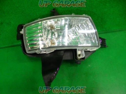 TOYOTA's ISIS PLATANA ANM10W Right Fog light 81211-12180 JDM 360544 Used, US $80.00, image 4