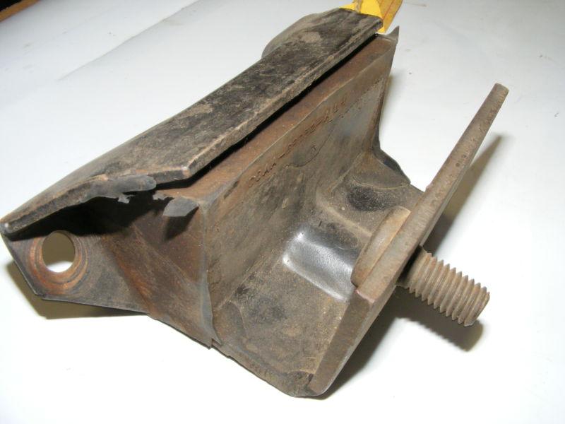 1961 62 FORD PASSENGER 223 MOTOR MOUNT LH NOS NEW C1AZ-6038-A, US $39.99, image 3